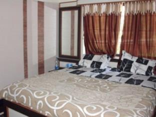 לינה וארוחת בוקר ירקאוד Sri Durga Residency מראה חיצוני תמונה